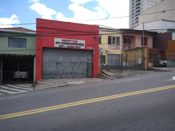 Vista externa da Refrimax